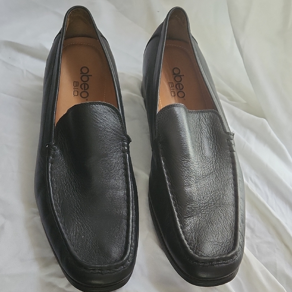 Abeo Men's Classic Black Leather Slip-On Loafers